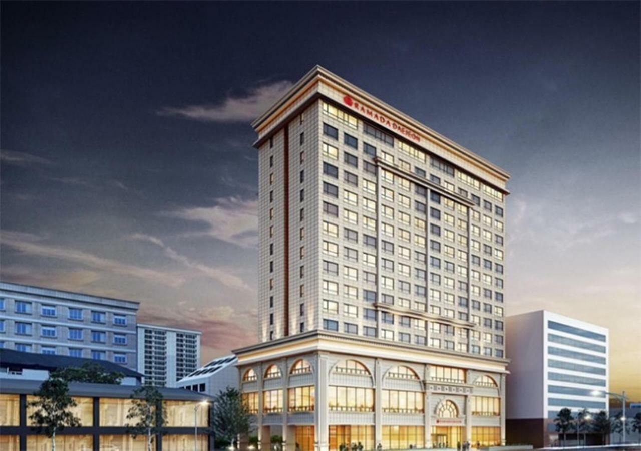מלון Ramada By Wyndham דאג'און מראה חיצוני תמונה